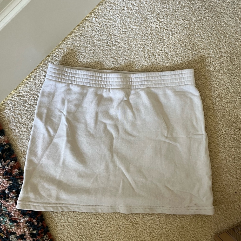 Aritzia Skirt - Picture 3 of 3